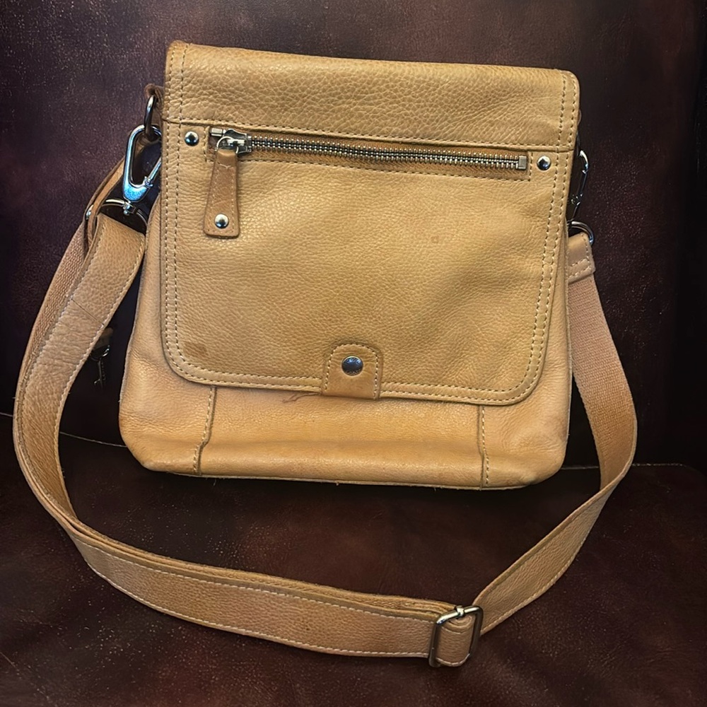 FOSSIL Leather shoulder bag purse with adjustable strap 10x10x2